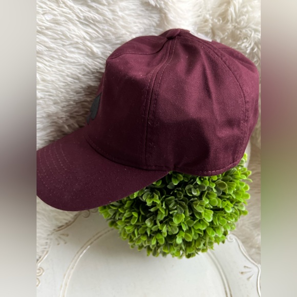 Kate spade burgundy baseball cap with elastic back nwt retail $68 - Picture 2 of 7